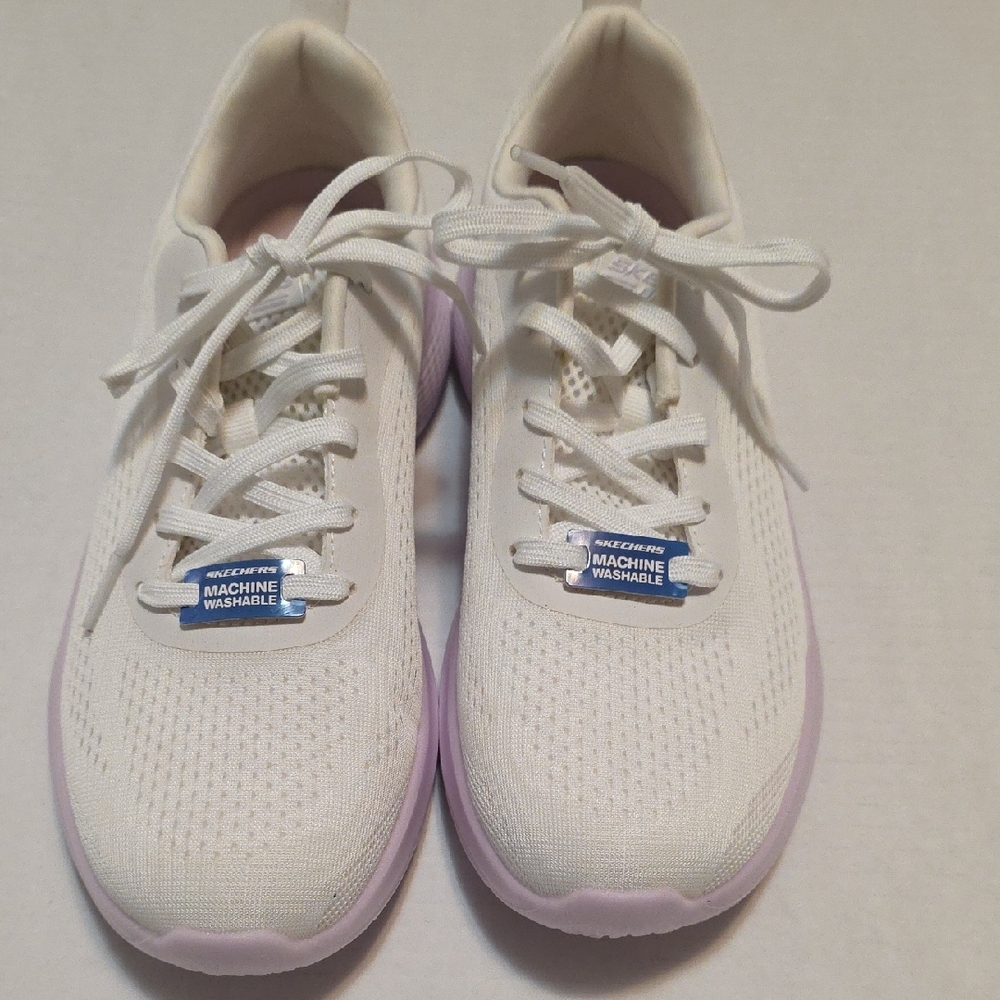 Skechers Women's Cream and Lavender Sneakers
